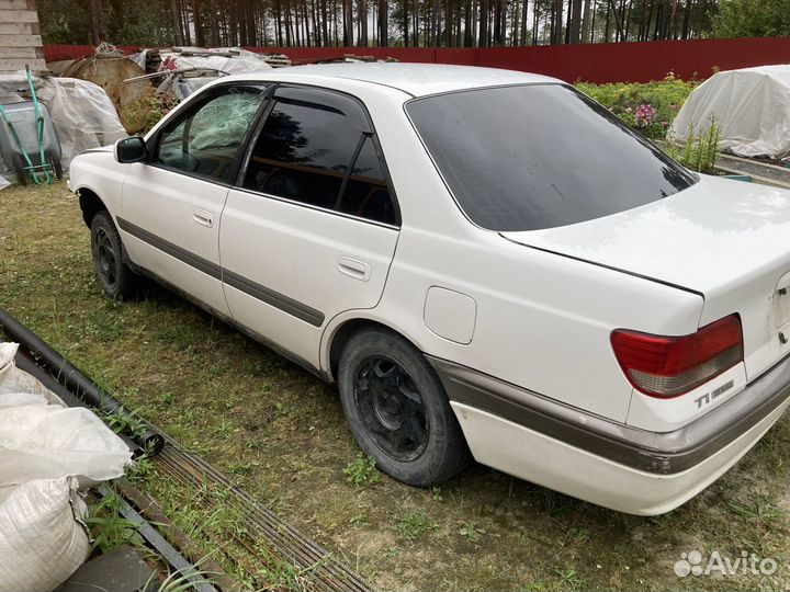 Toyota Carina 2.0 AT, 1998, битый, 300 000 км