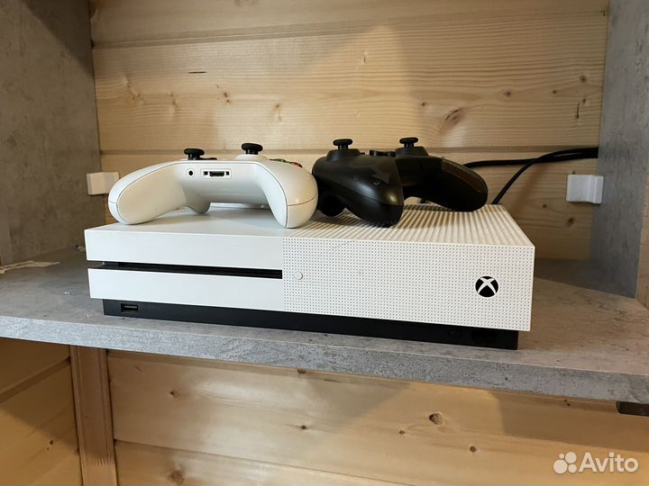 Xbox One s