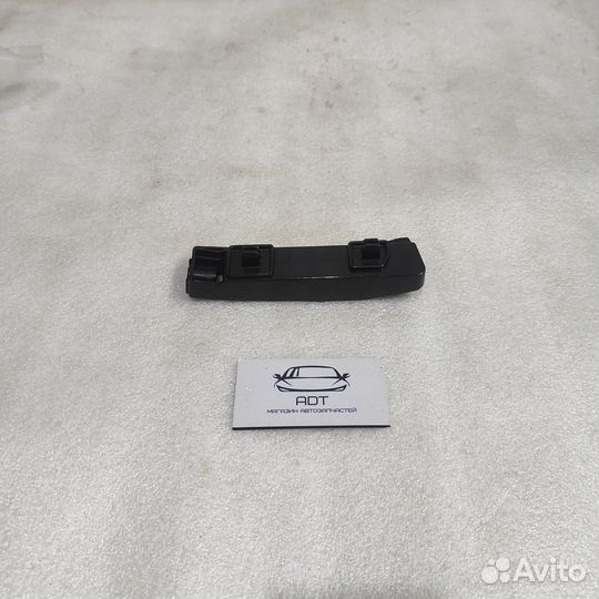 Кронштейн переднего бампера левый honda accord 8