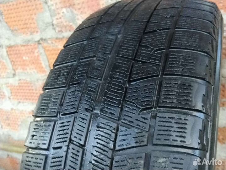 Yokohama Ice Guard IG50+ 215/55 R16