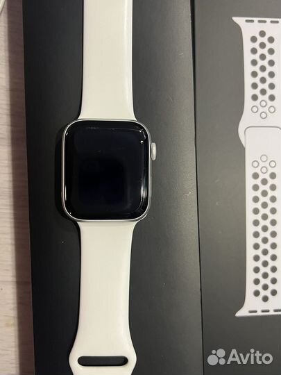 Часы apple watch se 44 mm nike