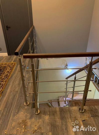 Лестница в коттедж