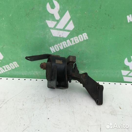 Опора двигателя правая Тойота Карина Е