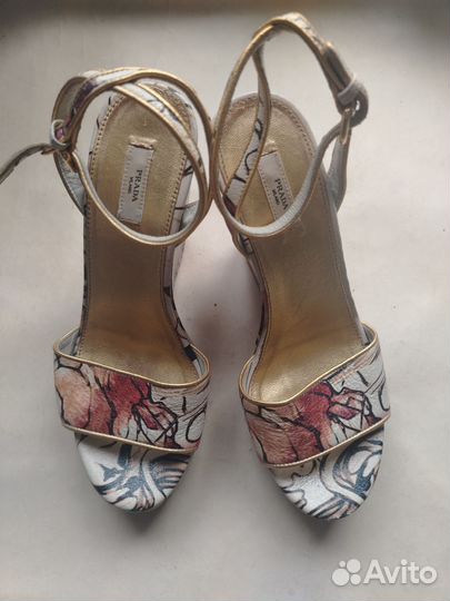 Босоножки prada 35р