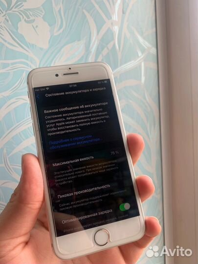 iPhone 8, 64 ГБ
