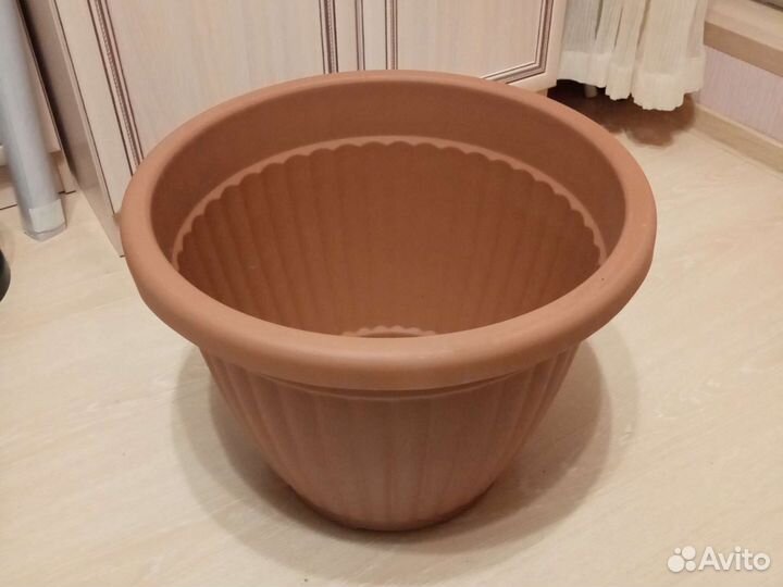 Горшок для цветов высокий