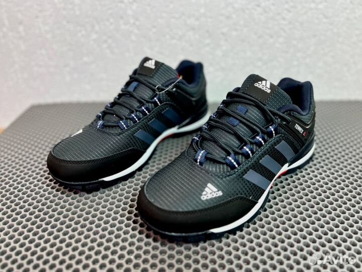 Кроссовки Adidas Terrex осенние