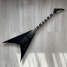 Jackson King V + EMG-81/85