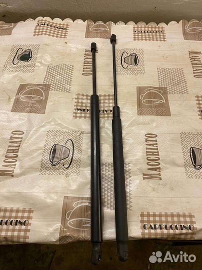 Амортизатор капота и багажника Mercedes 164