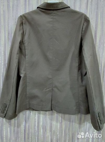 Пиджак на мальчика фирмы Gloria-jeans