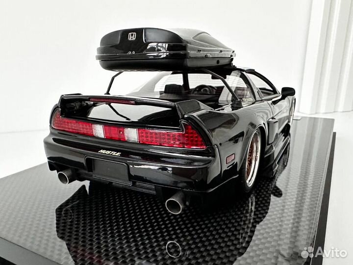 Коллекционная машинка 1:18 Honda NSX