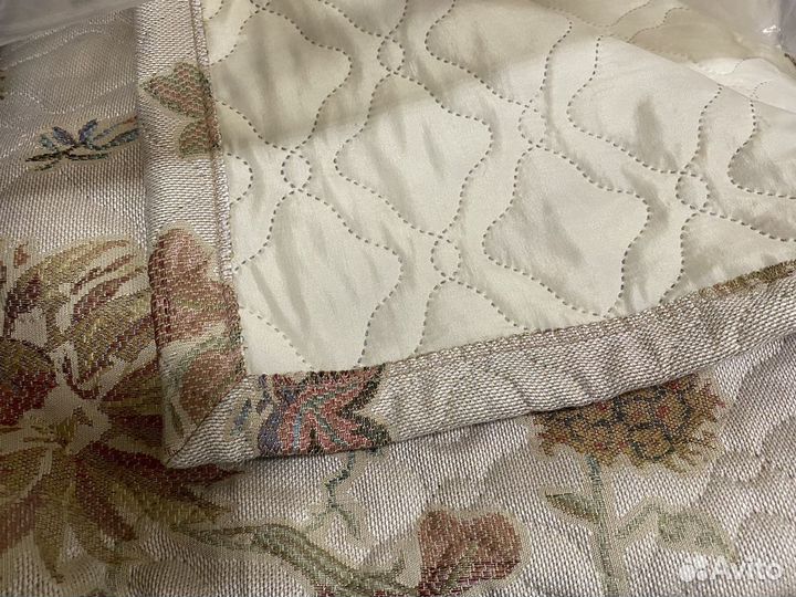 Покрывало на 2 х спальную кровать новое