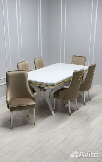 Комплект стол и стулья. В наличии