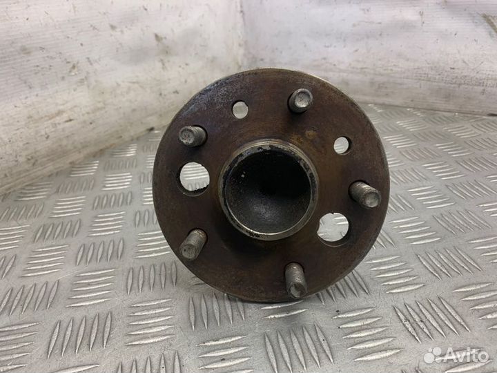 Ступица задняя правая Toyota Highlander ACU20