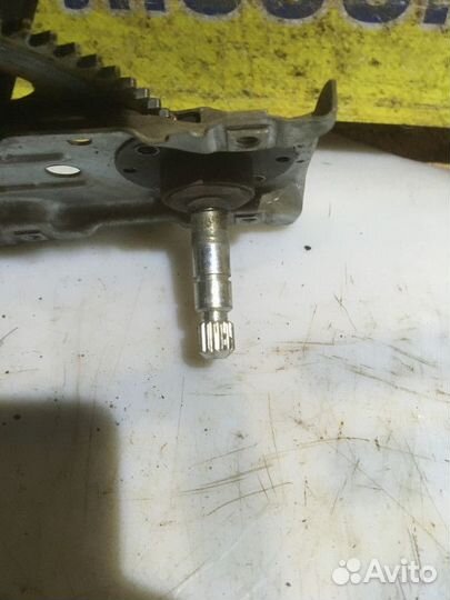 Стеклоподъемник электр. задний правый Toyota Yaris