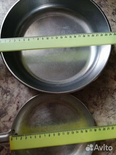 Сковороды 24см,18 см