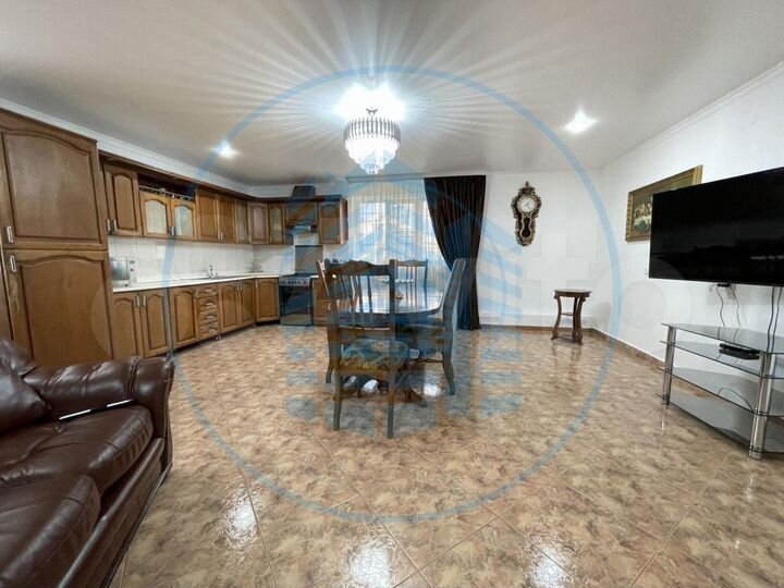 Дом 239,5 м² на участке 6 сот.