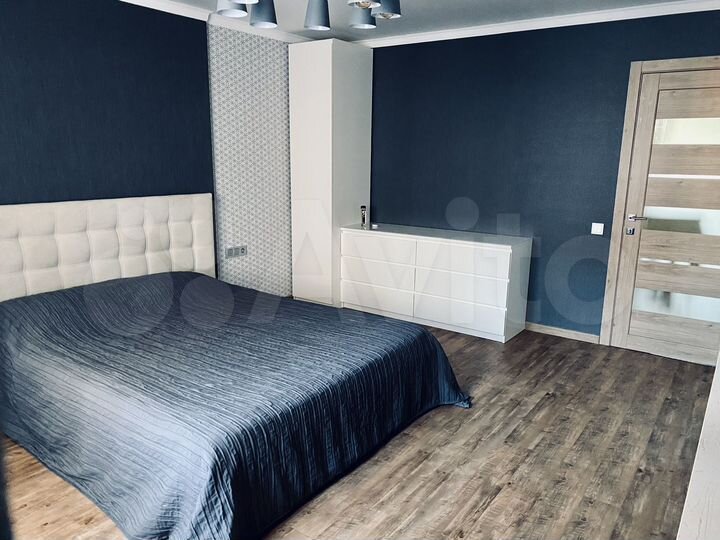 4-к. квартира, 105 м², 1/10 эт.