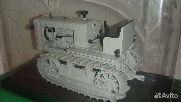 Модель трактора 