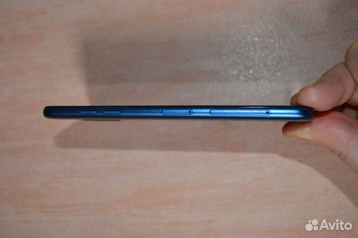 Samsung Galaxy A6, 4/32 ГБ