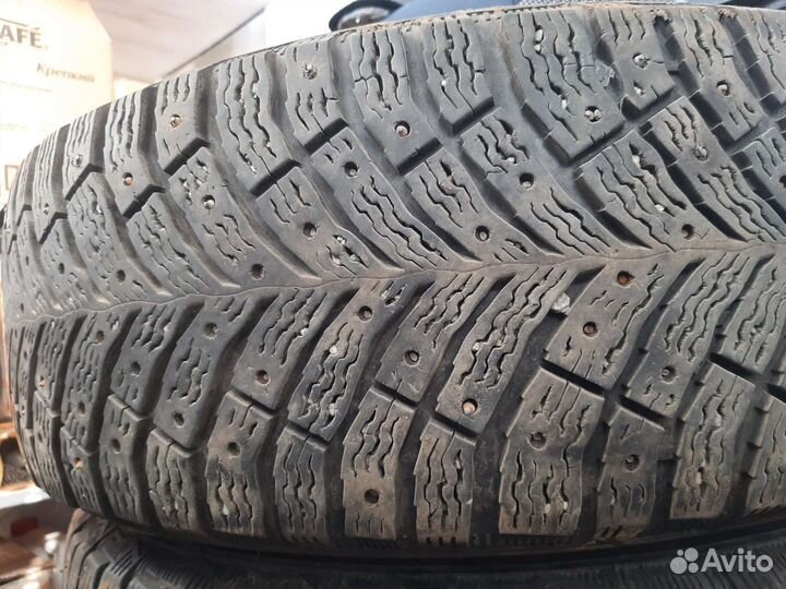 Michelin X-Ice North 4 215/65 R16