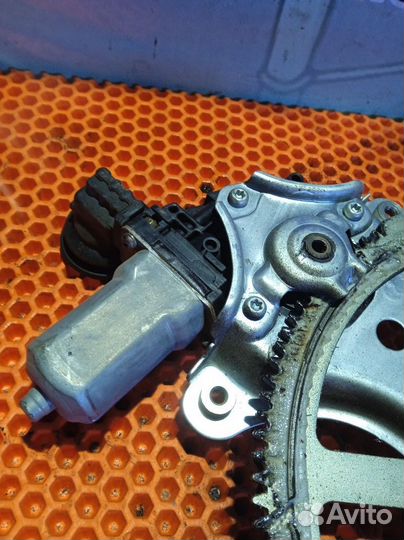 Стеклоподъемник электр. передний правый Toyota Alp