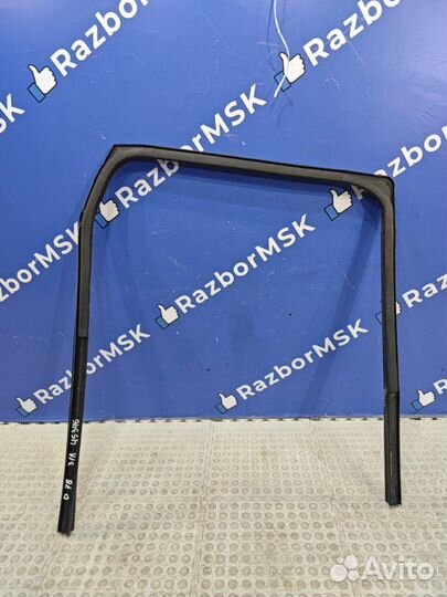 Уплотнитель стекла задний левый Renault Duster 2