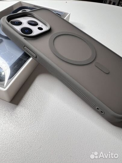 Чехол противоударный на iPhone 15 pro max