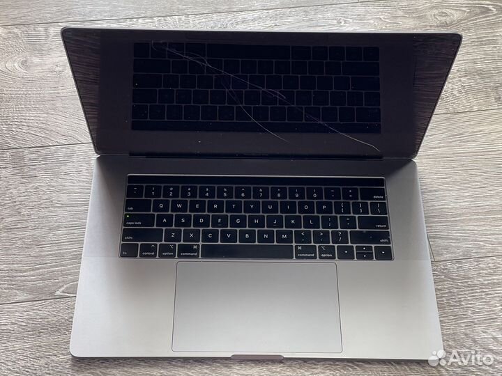 Macbook Pro 15” 2018 i7 16GB RAM 512GB SSD