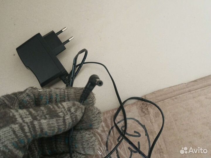 TrendNet 9VDC500 Блок питания 9V 0.8A