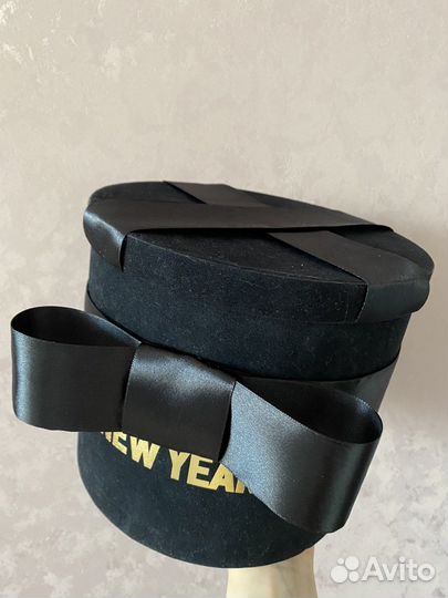 Новогодняя подарочная коробка