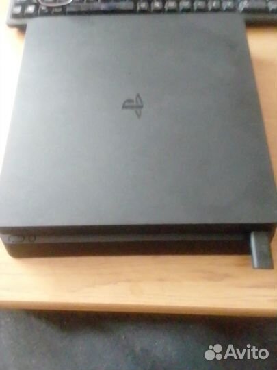 Плэйстейшн 4Slim 500гб.и нушники