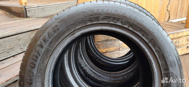 Goodyear EfficientGrip Performance 215/60 R16 95H