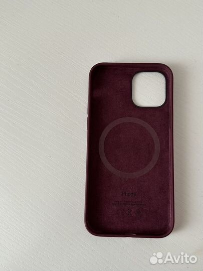 Оригинальный чехол на iPhone 12