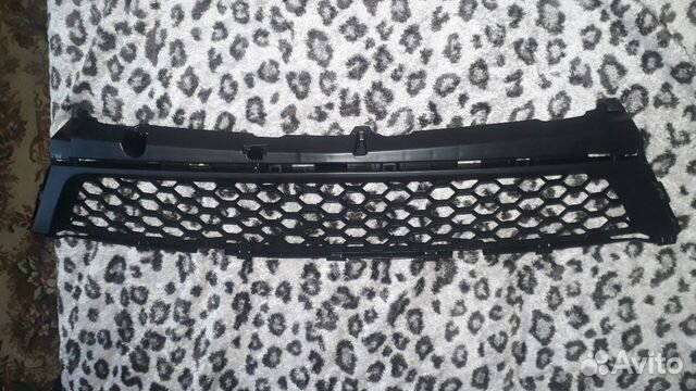 Продаю решётку радиатора нижняя оригинал новая