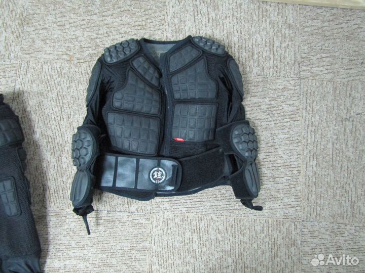 Защитная экипировка для горного катания лыжи\борд