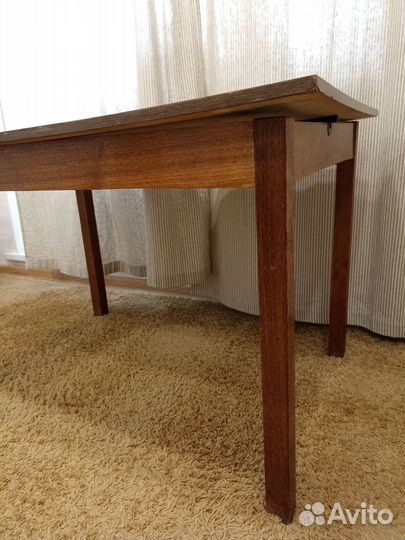 Стол деревянный