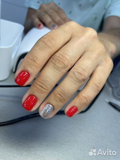 Модель на маникюр