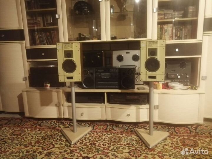 Стойки под колонки аккустику