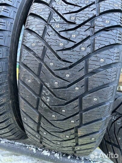 Yokohama Ice Guard IG65 285/40 R21