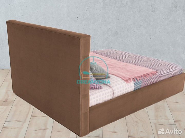 Кровать двуспальная Кайли с мягким изголовьем