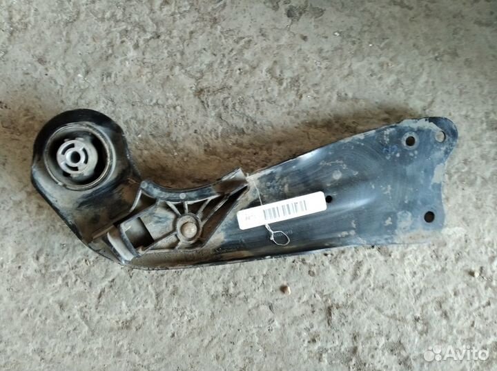 Рычаг задний правый продольный на VAG