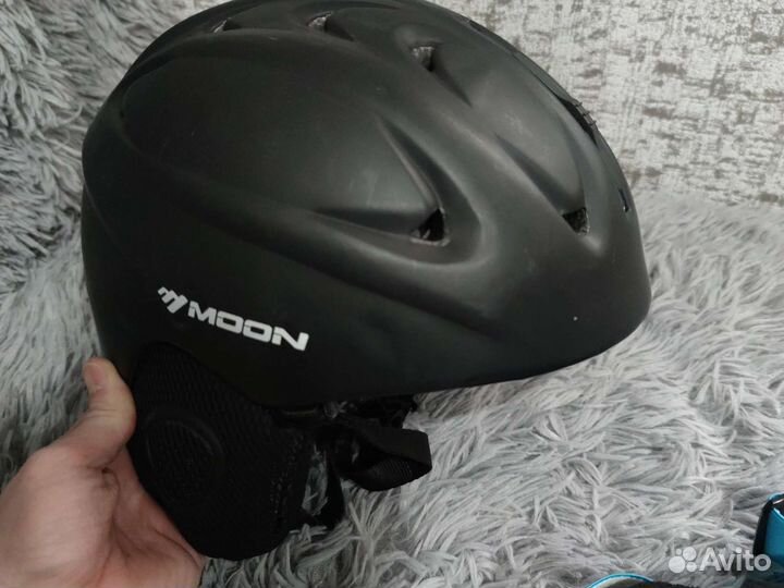 Шлем горнолыжный