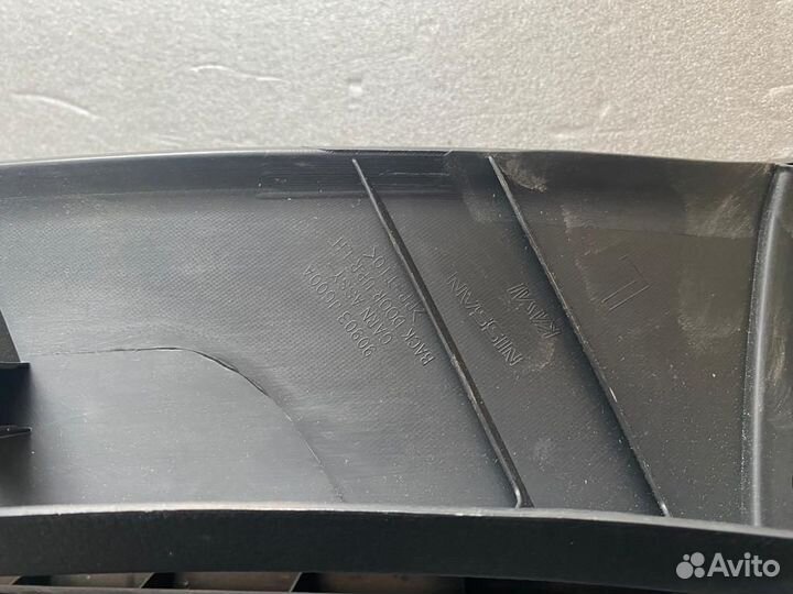 Обшивка крышки багажника Nissan x-trail