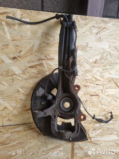 Кулак поворотный Volkswagen Touareg