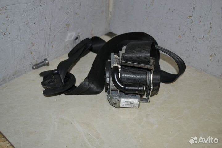Ремень безопасности передний правый VW Jetta 5