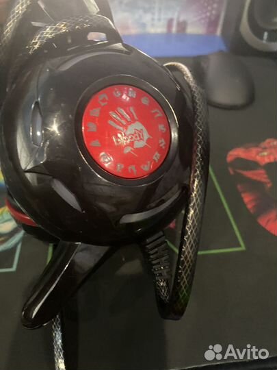 Наушники с микрофоном