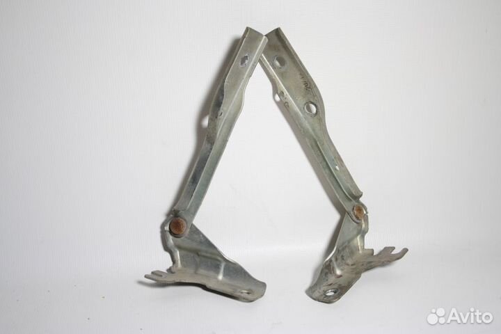 Петля капота правая Volkswagen Polo 5