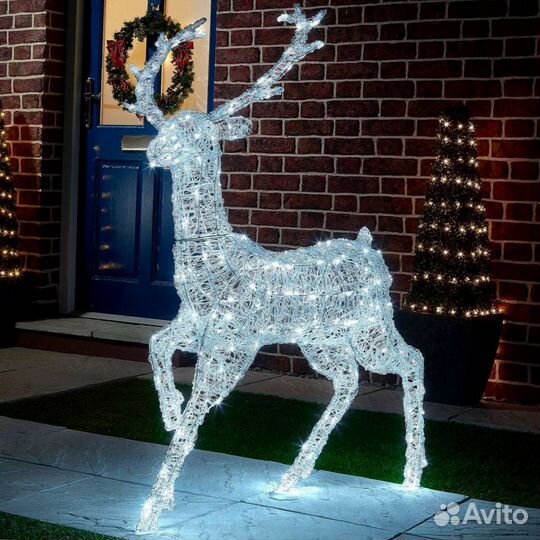 Новогоднее оформление фасада. Уличные гирлянды