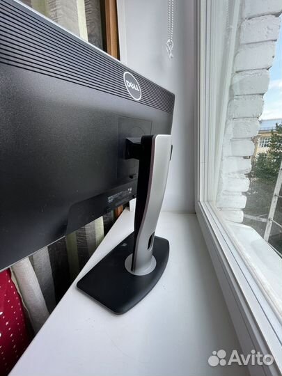 Монитор Dell 23